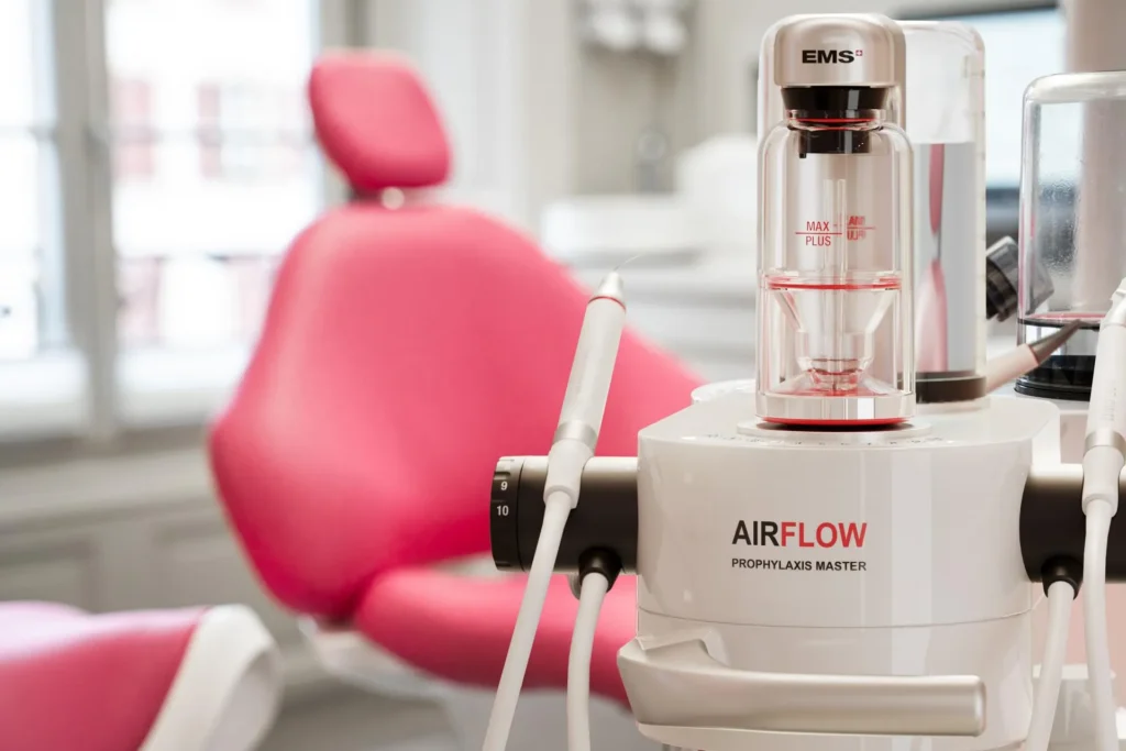 GBT-Lounge- golden dental clinic & aesthetic
